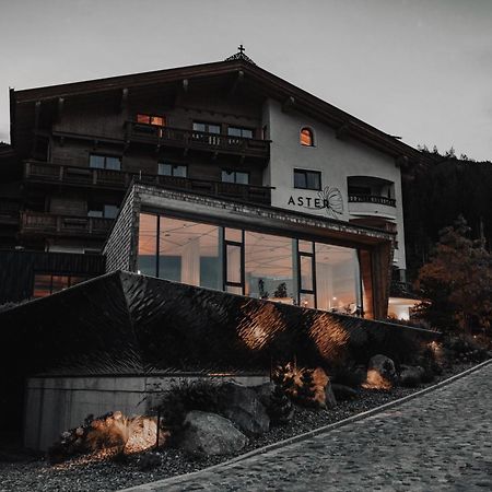 Aster Boutique Hotel & Chalets Fuegenberg Exterior foto